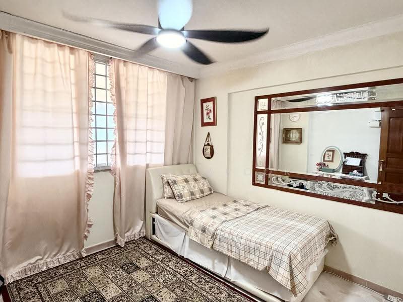 150 Bedok Reservoir Road, 150 Bedok Reservoir Road, 3 Bedrooms, 904 sqft, HDB Flat For Sale, by Shan Farook, 500246980 - Elegant 2nd Bedroom - PropertyGuru.com.sg