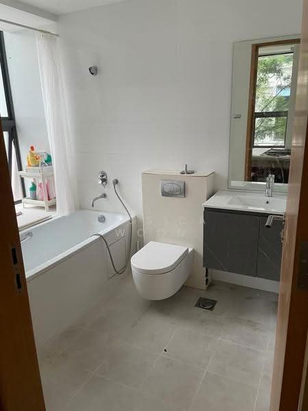 One Oxley Rise, 1 Oxley Rise, Orchard / River Valley, 2 Bedrooms, 753 sqft, Apartment For Sale, by Jessica Woon, 500246984 - Bathroom - PropertyGuru.com.sg