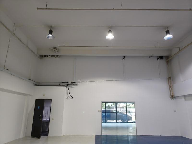 Bartley Biz Centre, 15 Kaki Bukit Road 4, Eunos / Geylang / Paya Lebar, 4,810 sqft, Factory / Workshop (B2) For Rent, by Ida Ho, 500246990 - Bathroom - CommercialGuru.com.sg