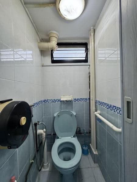 12 Telok Blangah Crescent, 12 Telok Blangah Crescent, Harbourfront / Telok Blangah, 2 Bedrooms, 635 sqft, HDB Flat For Sale, by Shirley Ang, 500246993 - Bathroom - PropertyGuru.com.sg