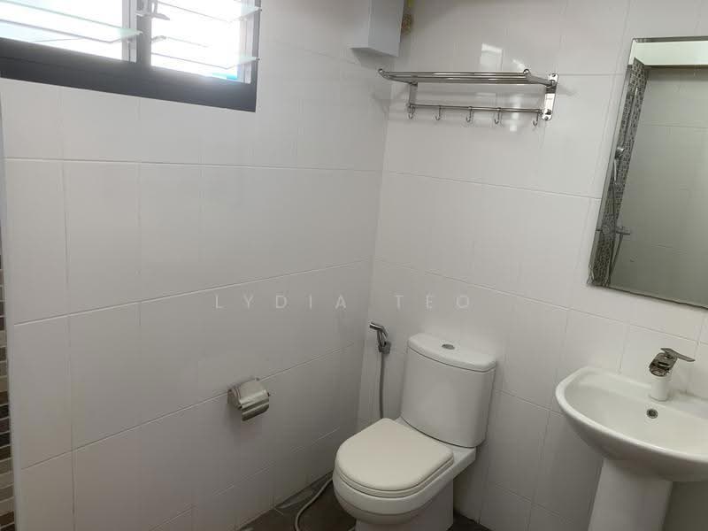197B Boon Lay Fields, 197B Boon Lay Drive, Boon Lay / Jurong / Tuas, 2 Bedrooms, 680 sqft, HDB Flat For Sale, by Lydia Teo, 500247010 - Bathroom - PropertyGuru.com.sg