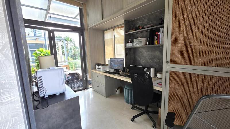 Seahill, West Coast Crescent, Buona Vista / West Coast / Clementi New Town, 5 Bedrooms, 3,832 sqft, Townhouse For Sale, by Maggie Png, 500247013 - Study - PropertyGuru.com.sg