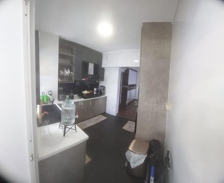 439C Sengkang West Avenue, 439C Sengkang West Avenue, 2 Bedrooms, 1,011 sqft, HDB Flat For Sale, by Sani Faisal, 500247015 - Kitchen - PropertyGuru.com.sg