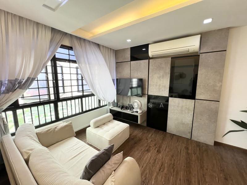439C Sengkang West Avenue, 439C Sengkang West Avenue, Seletar / Yio Chu Kang, 2 Bedrooms, 1,011 sqft, HDB Flat For Sale, by Sani Faisal, 500247015 - Living Room - PropertyGuru.com.sg