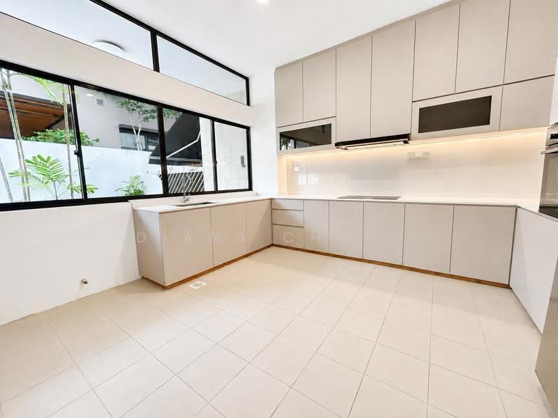 Newly renovated 5 bedroom Semi Detached at Coronation Road, Coronation Road, Duchess Road, King's Road, Princess of Wales, Kingsmead Road, Tanglin / Holland / Bukit Timah, 5 Bedrooms, 4,000 sqft, Semi-Detached House For Rent, by Diana Chong, 500247038 - Kitchen - PropertyGuru.com.sg