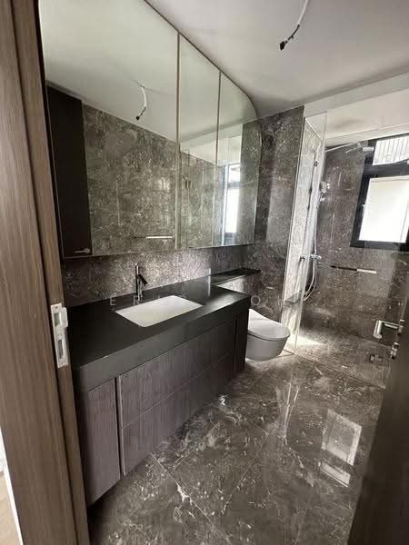 Avenue South Residence, 13 Silat Avenue, 4 Bedrooms, 1,496 sqft, Condominium For Rent, by Eric Goh, 500247061 - Bathroom - PropertyGuru.com.sg