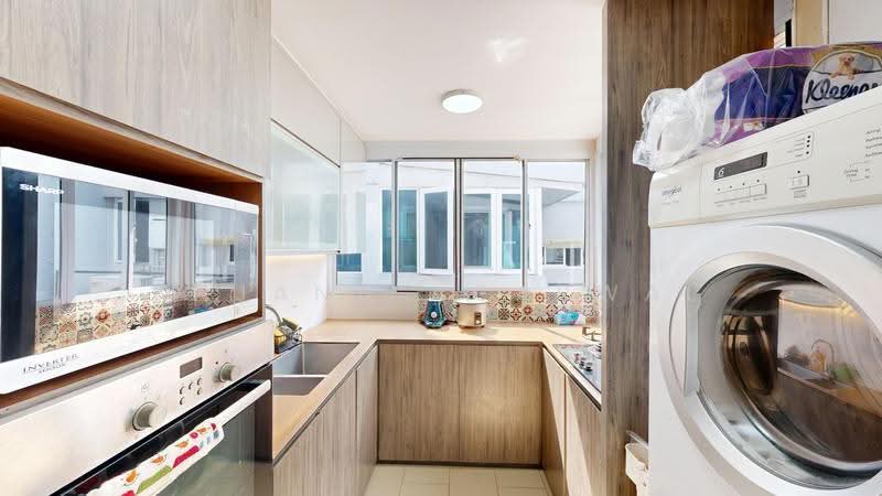 Waterview, 93 Tampines Avenue 1, 5 Bedrooms, 4,154 sqft, Condominium For Rent, by Anjana Agarwal, 500247075 - Kitchen - PropertyGuru.com.sg