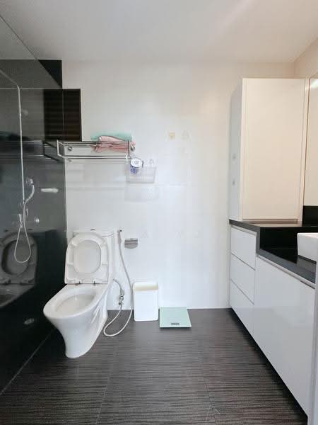 Limau Park, 28 Jalan Limau Bali, Bedok / Upper East Coast, 3 Bedrooms, 1,270 sqft, Condominium For Sale, by Tanya Yang, 500247079 - Bathroom - PropertyGuru.com.sg