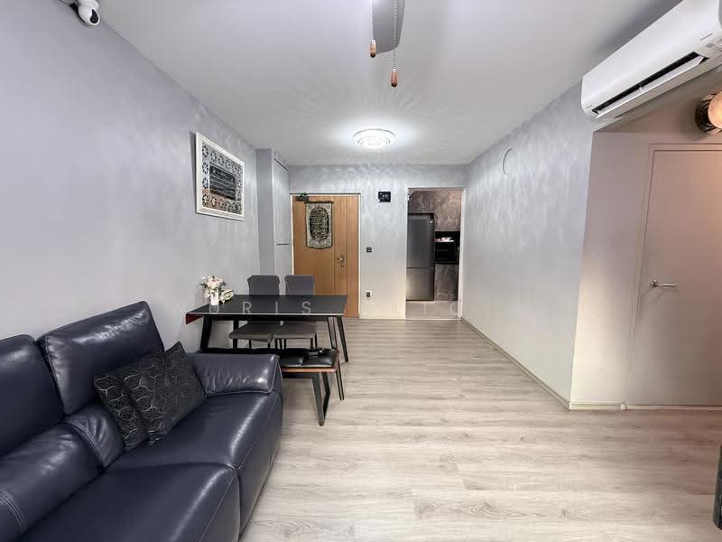 95B Henderson Road, 95B Henderson Road, 2 Bedrooms, 732 sqft, HDB Flat For Sale, by Nuris Alicia, 500247082 - Living Room - PropertyGuru.com.sg
