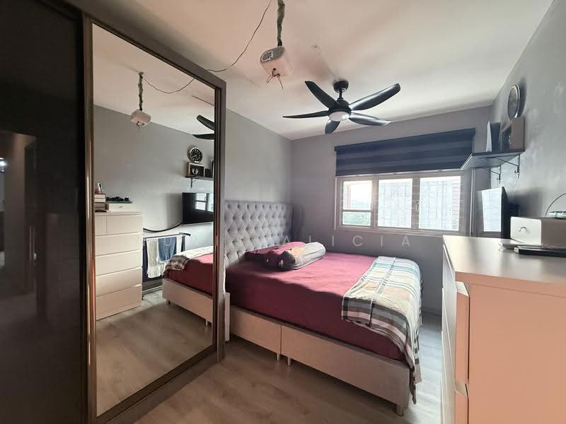 95B Henderson Road, 95B Henderson Road, 2 Bedrooms, 732 sqft, HDB Flat For Sale, by Nuris Alicia, 500247082 - Bedroom - PropertyGuru.com.sg