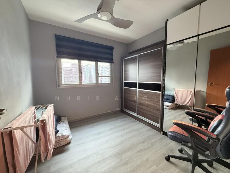 95B Henderson Road, 95B Henderson Road, 2 Bedrooms, 732 sqft, HDB Flat For Sale, by Nuris Alicia, 500247082 - Bedroom - PropertyGuru.com.sg