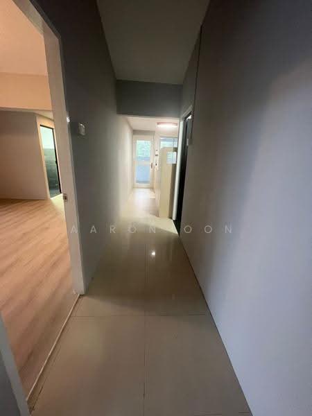 Rare Park-View Semi-Detached Home — No Extension Needed!, Sembawang Road / Jalan Basong / Jalan Machang / Jalan Kandis, Sembawang / Yishun, 3 Bedrooms, 1,900 sqft, Semi-Detached House For Sale, by Aaron Oon, 500247084 - Corridor - PropertyGuru.com.sg