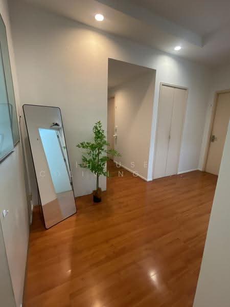 Kerrisdale, 30 Sturdee Road, Farrer Park / Serangoon Rd, Room Rental, 100 sqft, Condominium For Rent, by ling, 500247091 - Entrance - PropertyGuru.com.sg