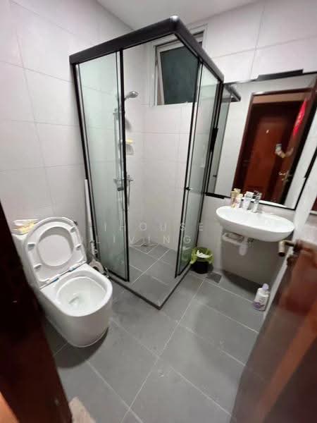 Sunshine Plaza, 10 Prinsep Link, Beach Road / Bugis / Rochor, Room Rental, 100 sqft, Apartment For Rent, by ling, 500247098 - Bathroom - PropertyGuru.com.sg