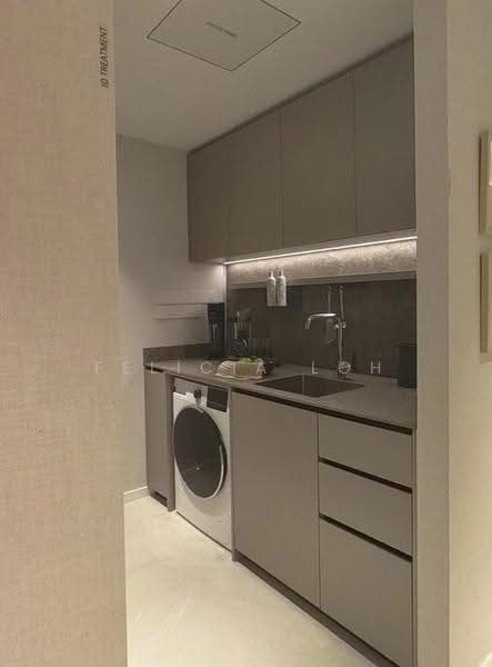 Nava Grove, 38 Pine Grove, 2 Bedrooms, 786 sqft, Condominium For Sale, by Felicia Loh, 500247116 - Kitchen - PropertyGuru.com.sg