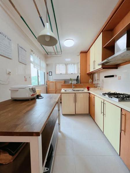 174A Edgedale Plains, 174A Edgedale Plains, Hougang / Punggol / Sengkang, 3 Bedrooms, 1,184 sqft, HDB Flat For Sale, by Tanya Yang, 500247121 - Kitchen - PropertyGuru.com.sg