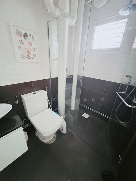 174A Edgedale Plains, 174A Edgedale Plains, Hougang / Punggol / Sengkang, 3 Bedrooms, 1,184 sqft, HDB Flat For Sale, by Tanya Yang, 500247121 - Bathroom - PropertyGuru.com.sg