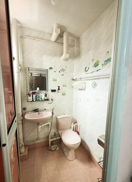 360 Bukit Batok Street 31, 360 Bukit Batok Street 31, Dairy Farm / Bukit Panjang / Choa Chu Kang, 3 Bedrooms, 1,066 sqft, HDB Flat For Sale, by Daniel Low, 500247134 - Bathroom - PropertyGuru.com.sg