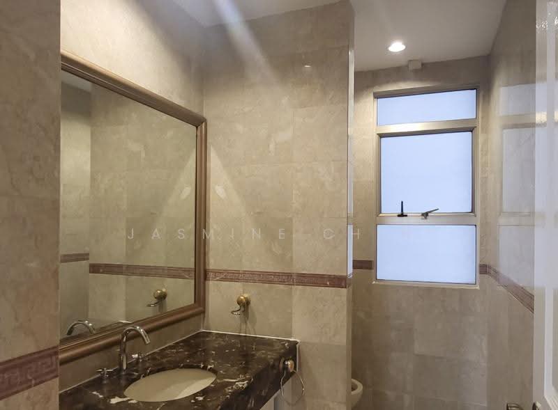 Leonie Condotel, 2 Leonie Hill Road, Orchard / River Valley, 4 Bedrooms, 2,568 sqft, Condominium For Rent, by Jasmine Chen, 500247143 - Bathroom - PropertyGuru.com.sg