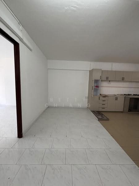 43 Sims Drive, 43 Sims Drive, Eunos / Geylang / Paya Lebar, 2 Bedrooms, 1,119 sqft, HDB Flat For Rent, by Betty Chiang, 500247144 - Dining Room - PropertyGuru.com.sg