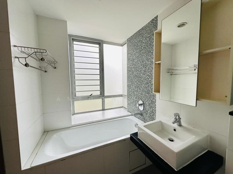 The Lucent, 99 Lorong N Telok Kurau, East Coast / Marine Parade, 4 Bedrooms, 1,970 sqft, Condominium For Rent, by Anthony Low, 500247198 - PropertyGuru.com.sg