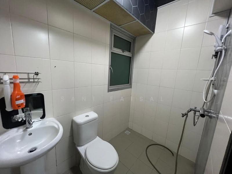 57 Teban Gardens Road, 57 Teban Gardens Road, Boon Lay / Jurong / Tuas, 2 Bedrooms, 721 sqft, HDB Flat For Rent, by Sani Faisal, 500247216 - Bathroom - PropertyGuru.com.sg