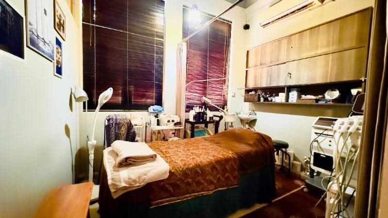 Beauty Saloon for Takeover, Beach Road / Bugis / Rochor, 400 sqft, Shop / Shophouse For Rent, by Lance Teo, 500247224 - Interior - CommercialGuru.com.sg