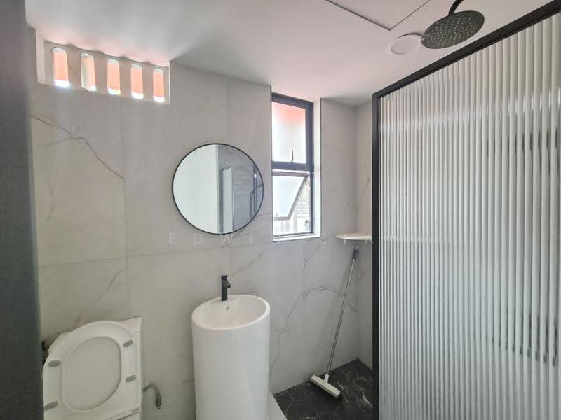 Joo Chiat Place, Joo Chiat Place, East Coast / Marine Parade, 1,098 sqft, Office For Rent, by Edwin Sia, 500247239 - Bathroom - CommercialGuru.com.sg