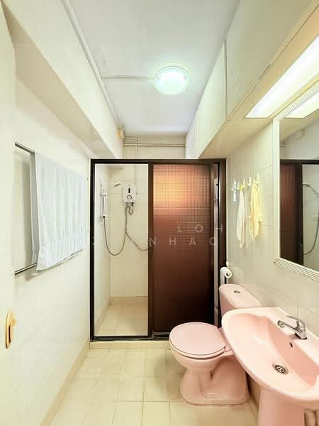 637 Woodlands Ring Road, 637 Woodlands Ring Road, Admiralty / Woodlands, 3 Bedrooms, 1,518 sqft, HDB Flat For Sale, by Jose Loh Zhenhao, 500247262 - Bathroom - PropertyGuru.com.sg