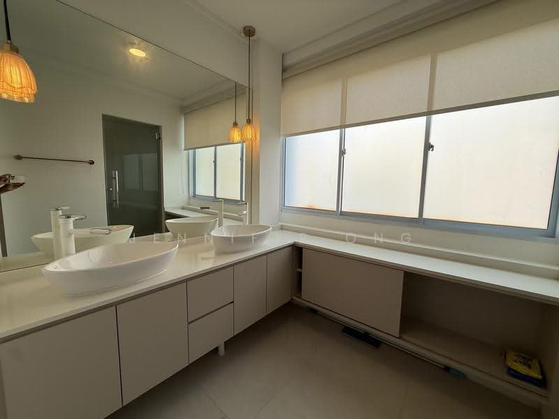 11 Toh Yi Drive, 11 Toh Yi Drive, Clementi Park / Upper Bukit Timah, 4 Bedrooms, 1,313 sqft, HDB Flat For Sale, by Jennifer Ong, 500247265 - Master Bathroom - PropertyGuru.com.sg