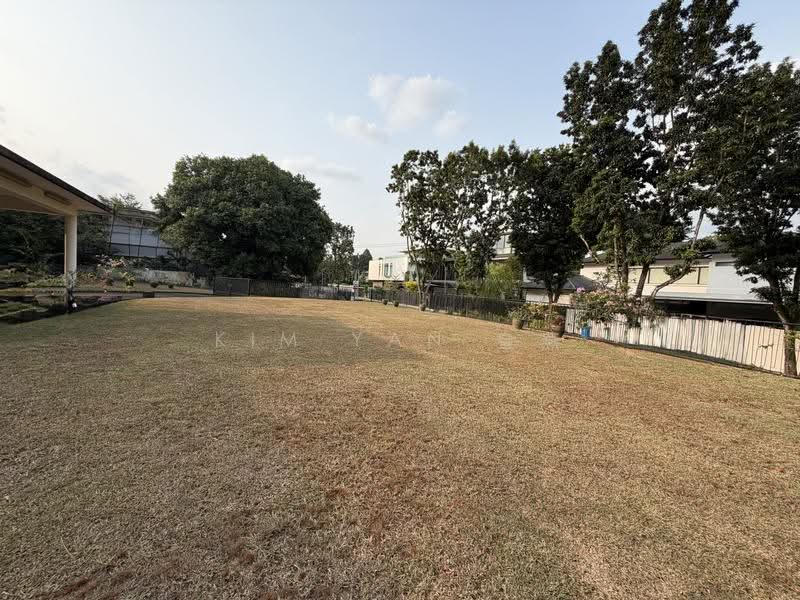 GCB land to rebuild your dreamed home !, walk to king albert park MRT - call 8130 3636 to view now!, Clementi Park / Upper Bukit Timah, 3 Bedrooms, 3,000 sqft, Good Class Bungalow For Sale, by Kim Yan 金燕, 500247282 - Exterior - PropertyGuru.com.sg