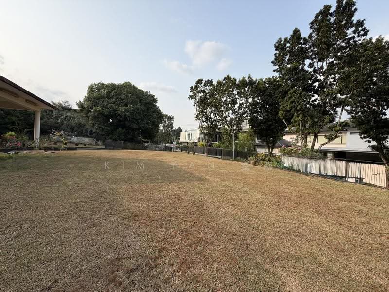 GCB land to rebuild your dreamed home !, walk to king albert park MRT - call 8130 3636 to view now!, Clementi Park / Upper Bukit Timah, 3 Bedrooms, 3,000 sqft, Good Class Bungalow For Sale, by Kim Yan 金燕, 500247282 - Exterior - PropertyGuru.com.sg