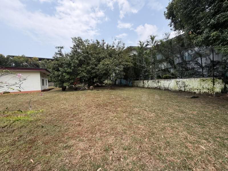 GCB land to rebuild your dreamed home !, walk to king albert park MRT - call 8130 3636 to view now!, Clementi Park / Upper Bukit Timah, 3 Bedrooms, 3,000 sqft, Good Class Bungalow For Sale, by Kim Yan 金燕, 500247282 - Exterior - PropertyGuru.com.sg