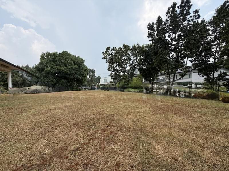 GCB land to rebuild your dreamed home !, walk to king albert park MRT - call 8130 3636 to view now!, Clementi Park / Upper Bukit Timah, 3 Bedrooms, 3,000 sqft, Good Class Bungalow For Sale, by Kim Yan 金燕, 500247282 - Exterior - PropertyGuru.com.sg