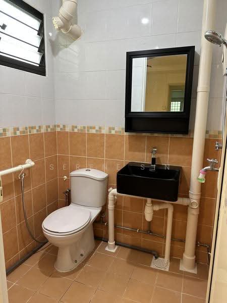 702 West Coast Road, 702 West Coast Road, Buona Vista / West Coast / Clementi New Town, 2 Bedrooms, 721 sqft, HDB Flat For Sale, by Serene Sin, 500247289 - Bathroom - PropertyGuru.com.sg