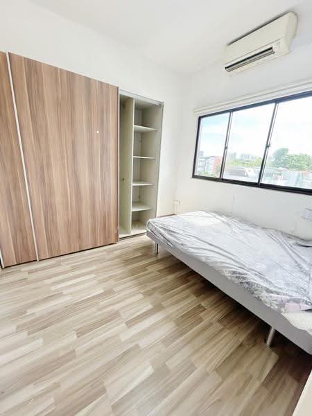 Novena Court, 8 Jalan Novena Barat, Newton / Novena, Room Rental, 100 sqft, Walk-up Apartment For Rent, by Ivy Lee, 500247291 - Bedroom - PropertyGuru.com.sg