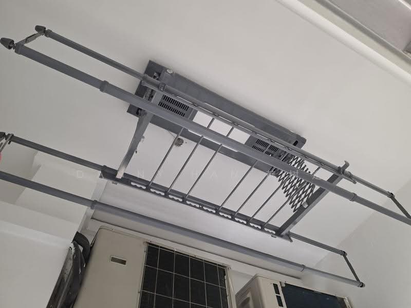 Cashew Heights, 85 Cashew Road, Dairy Farm / Bukit Panjang / Choa Chu Kang, 3 Bedrooms, 1,658 sqft, Condominium For Rent, by Danny Han 韩树定, 500247293 - Ceiling drying rack - PropertyGuru.com.sg