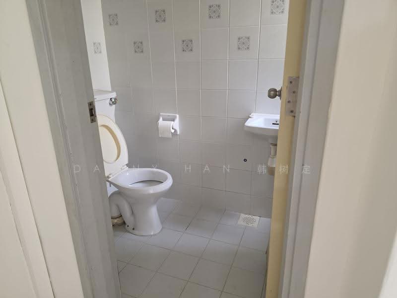 Cashew Heights, 85 Cashew Road, Dairy Farm / Bukit Panjang / Choa Chu Kang, 3 Bedrooms, 1,658 sqft, Condominium For Rent, by Danny Han 韩树定, 500247293 - Bathroom - PropertyGuru.com.sg