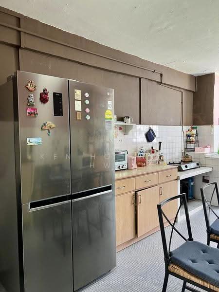 129 Bedok North Street 2, 129 Bedok North Street 2, Bedok / Upper East Coast, 2 Bedrooms, 721 sqft, HDB Flat For Sale, by Ken Ho Kian Hwa, 500247301 - Kitchen - PropertyGuru.com.sg