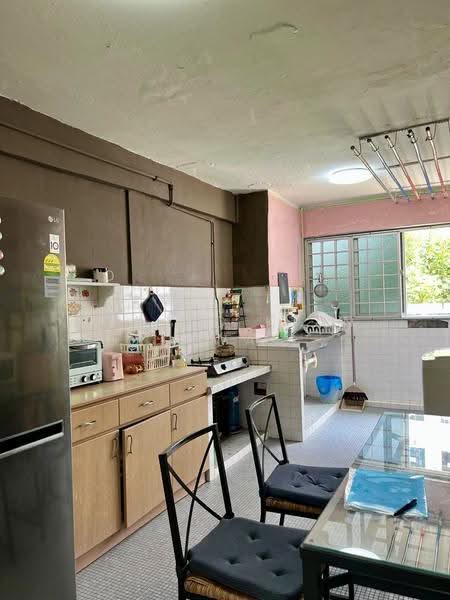 129 Bedok North Street 2, 129 Bedok North Street 2, Bedok / Upper East Coast, 2 Bedrooms, 721 sqft, HDB Flat For Sale, by Ken Ho Kian Hwa, 500247301 - Kitchen - PropertyGuru.com.sg