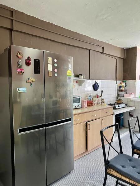 129 Bedok North Street 2, 129 Bedok North Street 2, Bedok / Upper East Coast, 2 Bedrooms, 721 sqft, HDB Flat For Sale, by Ken Ho Kian Hwa, 500247301 - Kitchen - PropertyGuru.com.sg