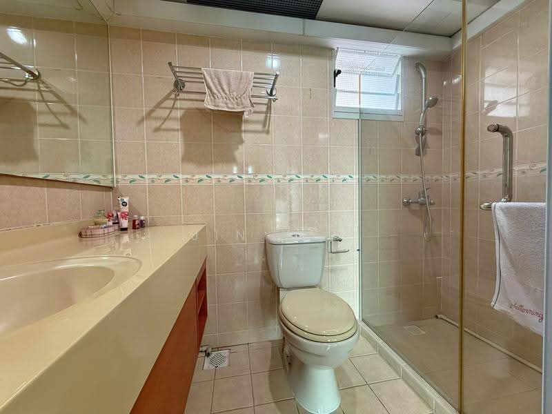 201C Punggol Field, 201C Punggol Field, Hougang / Punggol / Sengkang, 3 Bedrooms, 110 sqft, HDB Flat For Sale, by Jin Yan, 500247312 - Bathroom - PropertyGuru.com.sg