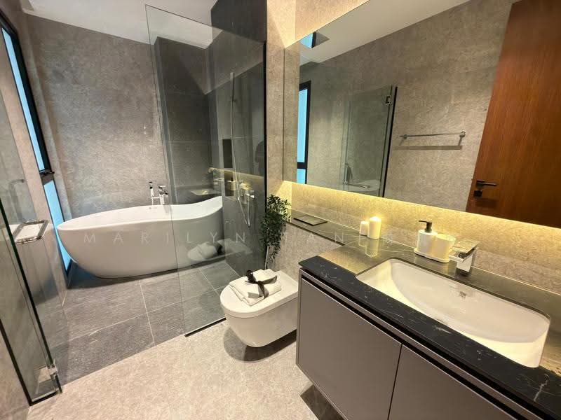 Sembawang Straits Estate, 23 Jalan Machang, Sembawang / Yishun, 5 Bedrooms, 4,834 sqft, Terraced House For Sale, by Marilyn Tan 陈凯欣, 500247325 - Bathroom - PropertyGuru.com.sg