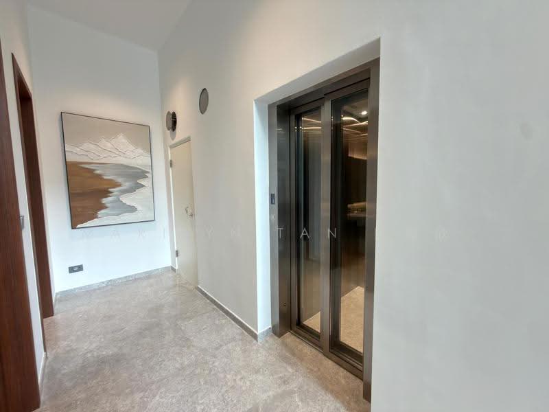 Sembawang Straits Estate, 23 Jalan Machang, Sembawang / Yishun, 5 Bedrooms, 4,834 sqft, Terraced House For Sale, by Marilyn Tan 陈凯欣, 500247325 - Corridor - PropertyGuru.com.sg