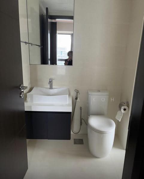 Regent Residences, 1091 Serangoon Road, Balestier / Toa Payoh, 2 Bedrooms, 818 sqft, Condominium For Rent, by Melissa Koh, 500247328 - Bathroom - PropertyGuru.com.sg