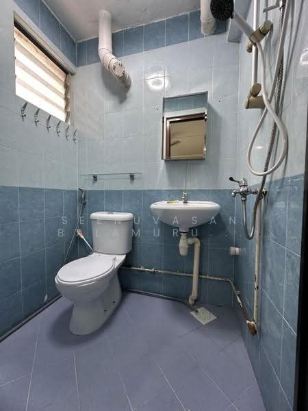 509 West Coast Drive, 509 West Coast Drive, Buona Vista / West Coast / Clementi New Town, Room Rental, 250 sqft, HDB Flat For Rent, by Seenuvasan Balamurugan (Bala), 500247342 - Bathroom - PropertyGuru.com.sg