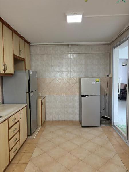 209 Yishun Street 21, 209 Yishun Street 21, Sembawang / Yishun, 3 Bedrooms, 1,302 sqft, HDB Flat For Rent, by Bryan Teh, 500247361 - Kitchen - PropertyGuru.com.sg