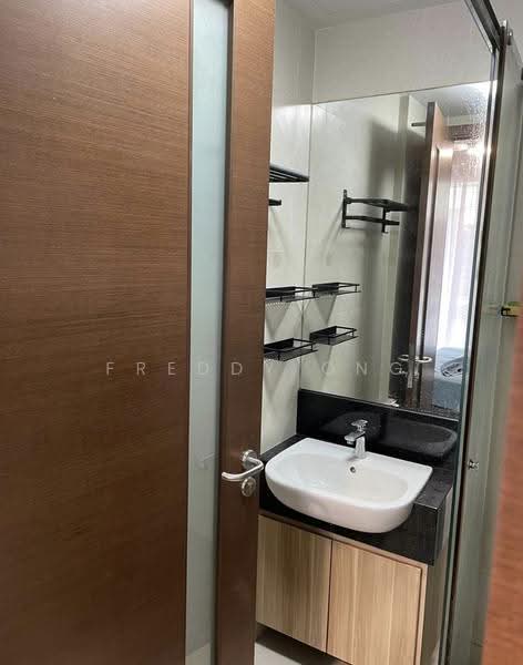 Centra Studios, 25 Lorong 25 Geylang, Eunos / Geylang / Paya Lebar, 1 Bedroom, 409 sqft, Apartment For Sale, by Freddy Ong, 500247367 - Bathroom - PropertyGuru.com.sg