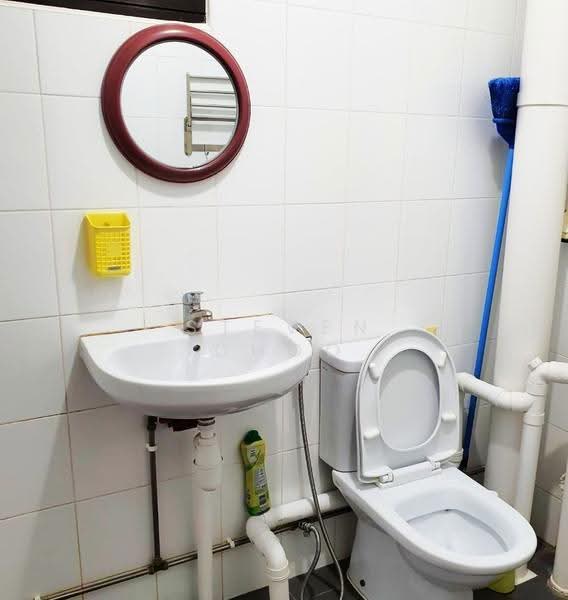 112 Bedok Reservoir Road, 112 Bedok Reservoir Road, Bedok / Upper East Coast, Room Rental, 120 sqft, HDB Flat For Rent, by Steven Choo, 500247371 - Bathroom - PropertyGuru.com.sg