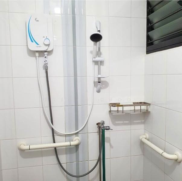 112 Bedok Reservoir Road, 112 Bedok Reservoir Road, Bedok / Upper East Coast, Room Rental, 120 sqft, HDB Flat For Rent, by Steven Choo, 500247371 - Bathroom - PropertyGuru.com.sg
